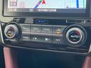 【左右独立型フルオートエアコン】運転席と助手席でそれぞれお好みの温度に設定可能。同乗者にも配慮した、快適な空調をお届け致します。