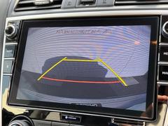 【バックカメラ】駐車時に後方がリアルタイム映像で確認できます。大型商業施設や立体駐車場での駐車時や、夜間のバック時に大活躍！運転スキルに関わらず、今や必須となった装備のひとつです！ 4