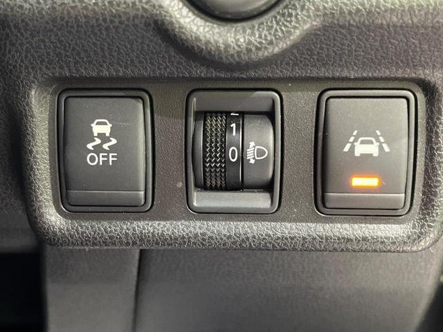 X DIG-S Vセレクション+セーフティ 禁煙車 純正SDナビ バックカメラ エマージェンシーブレーキ Bluetooth再生 フルセグTV ETC スマートキー 踏み間違い防止 車線逸脱警報 オートライト オートエアコン DVD再生(35枚目)