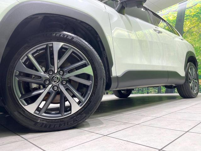 カローラクロス ハイブリッド　Ｚ　禁煙車　衝突軽減装置　レーダークルーズコントロール　バックカメラ　ＥＴＣ　Ｂｌｕｅｔｏｏｔｈ　シートヒーター　パワーバックドア　　ハーフレザーシート　ＬＥＤヘッド　ＬＥＤフォグ（13枚目）