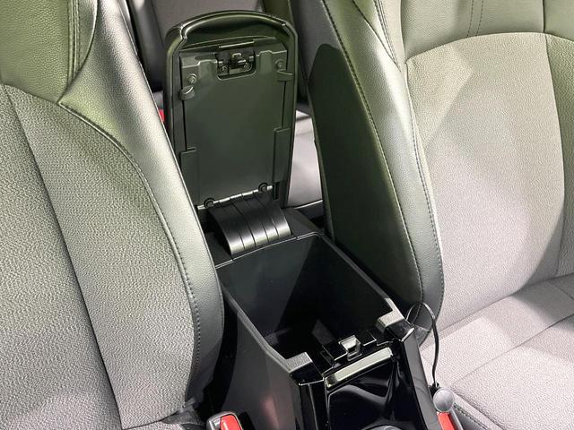 カローラクロス ハイブリッド　Ｚ　禁煙車　衝突軽減装置　レーダークルーズコントロール　バックカメラ　ＥＴＣ　Ｂｌｕｅｔｏｏｔｈ　シートヒーター　パワーバックドア　　ハーフレザーシート　ＬＥＤヘッド　ＬＥＤフォグ（51枚目）
