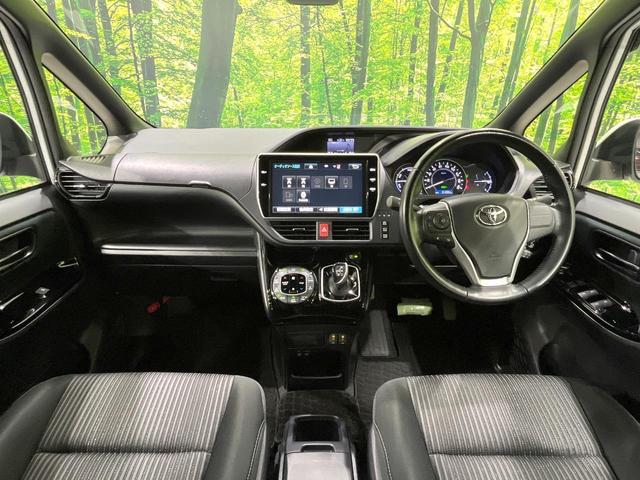 ノア ハイブリッドＳｉ　後期　禁煙車　後席モニター　純正１０型ナビ　衝突軽減　両側電動ドア　バックカメラ　Ｂｌｕｅｔｏｏｔｈ　ＥＴＣ　フルセグ　クルーズコントロール　クリアランスソナー　シートベンチレーション　ＬＥＤヘッド（2枚目）