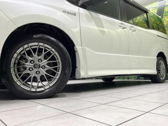 ノア ハイブリッドＳｉ　後期　禁煙車　後席モニター　純正１０型ナビ　衝突軽減　両側電動ドア　バックカメラ　Ｂｌｕｅｔｏｏｔｈ　ＥＴＣ　フルセグ　クルーズコントロール　クリアランスソナー　シートベンチレーション　ＬＥＤヘッド（14枚目）
