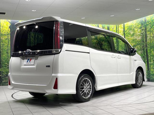 ノア ハイブリッドＳｉ　後期　禁煙車　後席モニター　純正１０型ナビ　衝突軽減　両側電動ドア　バックカメラ　Ｂｌｕｅｔｏｏｔｈ　ＥＴＣ　フルセグ　クルーズコントロール　クリアランスソナー　シートベンチレーション　ＬＥＤヘッド（18枚目）