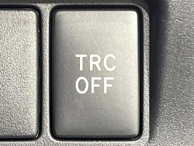 ノア ハイブリッドＳｉ　後期　禁煙車　後席モニター　純正１０型ナビ　衝突軽減　両側電動ドア　バックカメラ　Ｂｌｕｅｔｏｏｔｈ　ＥＴＣ　フルセグ　クルーズコントロール　クリアランスソナー　シートベンチレーション　ＬＥＤヘッド（43枚目）