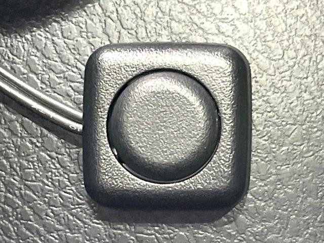 ノア ハイブリッドＳｉ　後期　禁煙車　後席モニター　純正１０型ナビ　衝突軽減　両側電動ドア　バックカメラ　Ｂｌｕｅｔｏｏｔｈ　ＥＴＣ　フルセグ　クルーズコントロール　クリアランスソナー　シートベンチレーション　ＬＥＤヘッド（58枚目）