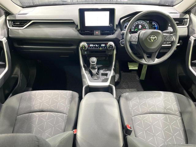 RAV4 ハイブリッドX 禁煙車 純正8型ディスプレイ 衝突軽減 バックカメラ Bluetooth ETC ドライブレコーダー フルセグ レーダークルーズコントロール LEDヘッド クリアランスソナー スマートキー(2枚目)