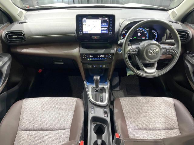 ヤリスクロス ハイブリッドZ 禁煙車 純正ナビ 衝突軽減 バックカメラ Bluetooth ETC フルセグ ドライブレコーダー レーダークルーズコントロール クリアランスソナー 前席シートヒーター LEDヘッド(2枚目)