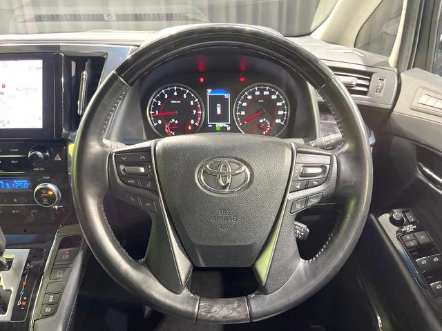 アルファード ２．５Ｓ　Ｃパッケージ　サンルーフ　トヨタセーフティセンス　純正９型ナビ　後席モニター　両側電動スライドドア　バックカメラ　Ｂｌｕｅｔｏｏｔｈ　ＥＴＣ　レーダクルーズ　パワーバックドア　禁煙車　シートヒーター　スマートキー（12枚目）