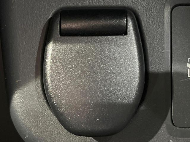 キックス Ｘ　禁煙車　１０型ナビ　プロパイロット　衝突軽減　全周囲カメラ　ＥＴＣ　Ｂｌｕｅｔｏｏｈ　ドライブレコーダー　フルセグＴＶ　前席シートヒーター　レーダークルーズ　　デジタルインナーミラー　スマートキー（43枚目）