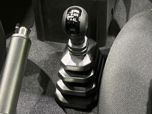 ジムニーシエラ ＪＣ　禁煙車　４ＷＤ　衝突軽減　ＳＤナビ　Ｂｌｕｅｔｏｏｔｈ　ＥＴＣ　フルセグ　クルーズコントロール　クリアランスソナー　前席シートヒーター　純正１５インチＡＷ　電動格納ミラー　ＬＥＤヘッド　スマートキー（43枚目）