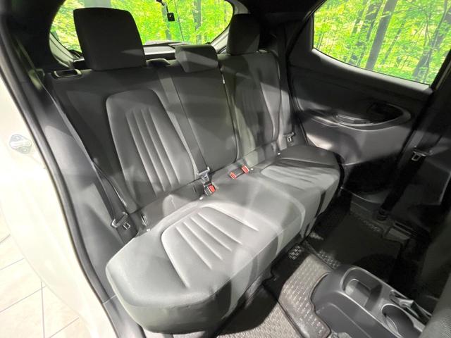 ヤリス Ｘ　禁煙車　ディスプレイオーディオ　衝突軽減　バックカメラ　ドラレコ　ＥＴＣ　Ｂｌｕｅｔｏｏｔｈ　アイドリングストップ　電動格納ミラー　盗難防止装置　スマートキー　横滑り防止装置　車線逸脱機能（9枚目）