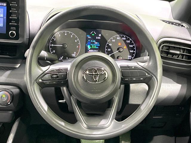 ヤリス Ｘ　禁煙車　ディスプレイオーディオ　衝突軽減　バックカメラ　ドラレコ　ＥＴＣ　Ｂｌｕｅｔｏｏｔｈ　アイドリングストップ　電動格納ミラー　盗難防止装置　スマートキー　横滑り防止装置　車線逸脱機能（11枚目）