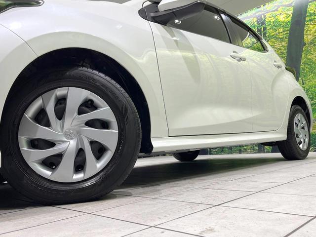 ヤリス Ｘ　禁煙車　ディスプレイオーディオ　衝突軽減　バックカメラ　ドラレコ　ＥＴＣ　Ｂｌｕｅｔｏｏｔｈ　アイドリングストップ　電動格納ミラー　盗難防止装置　スマートキー　横滑り防止装置　車線逸脱機能（13枚目）
