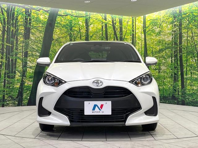 ヤリス Ｘ　禁煙車　ディスプレイオーディオ　衝突軽減　バックカメラ　ドラレコ　ＥＴＣ　Ｂｌｕｅｔｏｏｔｈ　アイドリングストップ　電動格納ミラー　盗難防止装置　スマートキー　横滑り防止装置　車線逸脱機能（14枚目）