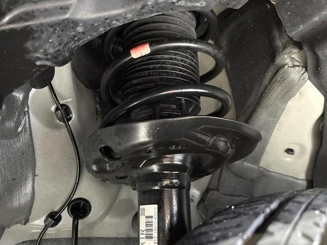 ヤリス Ｘ　禁煙車　ディスプレイオーディオ　衝突軽減　バックカメラ　ドラレコ　ＥＴＣ　Ｂｌｕｅｔｏｏｔｈ　アイドリングストップ　電動格納ミラー　盗難防止装置　スマートキー　横滑り防止装置　車線逸脱機能（20枚目）