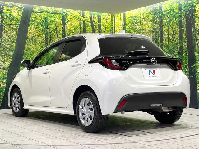 ヤリス Ｘ　禁煙車　ディスプレイオーディオ　衝突軽減　バックカメラ　ドラレコ　ＥＴＣ　Ｂｌｕｅｔｏｏｔｈ　アイドリングストップ　電動格納ミラー　盗難防止装置　スマートキー　横滑り防止装置　車線逸脱機能（23枚目）