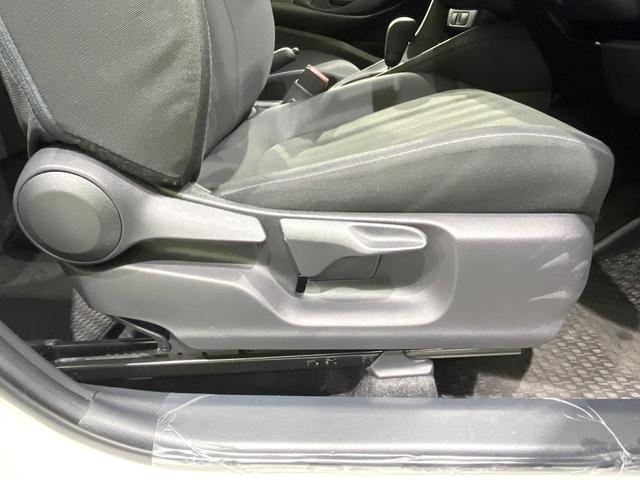 ヤリス Ｘ　禁煙車　ディスプレイオーディオ　衝突軽減　バックカメラ　ドラレコ　ＥＴＣ　Ｂｌｕｅｔｏｏｔｈ　アイドリングストップ　電動格納ミラー　盗難防止装置　スマートキー　横滑り防止装置　車線逸脱機能（31枚目）