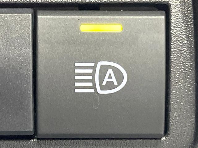 ヤリス Ｘ　禁煙車　ディスプレイオーディオ　衝突軽減　バックカメラ　ドラレコ　ＥＴＣ　Ｂｌｕｅｔｏｏｔｈ　アイドリングストップ　電動格納ミラー　盗難防止装置　スマートキー　横滑り防止装置　車線逸脱機能（34枚目）