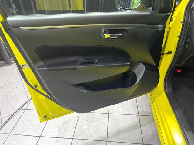 スイフトスポーツ ベースグレード 禁煙車 MT車 SDナビ Bluetooth ETC フルセグ クルーズコントロール LEDヘッド スマートキー 純正17インチAW オートエアコン オートライト ドアバイザー パワーウィンドウ(32枚目)