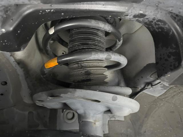 ヴェルファイア ２．５Ｘ　禁煙車　純正ナビ　両側電動スライドドア　バックカメラ　クリアランスソナー　Ｂｌｕｅｔｏｏｔｈ　ＥＴＣ　ＬＥＤヘッド　オートライト　純正１６インチＡＷ　革巻きステアリング　ステアリングスイッチ（21枚目）