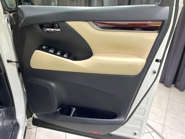 ヴェルファイア ２．５Ｘ　禁煙車　純正ナビ　両側電動スライドドア　バックカメラ　クリアランスソナー　Ｂｌｕｅｔｏｏｔｈ　ＥＴＣ　ＬＥＤヘッド　オートライト　純正１６インチＡＷ　革巻きステアリング　ステアリングスイッチ（43枚目）