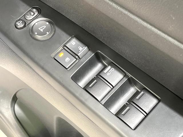 N-BOX G ターボSSパッケージ 純正ナビ バックカメラ 両側電動スライドドア Bluetooth ETC クルーズコントロール 禁煙車 アイドリングストップ スマートキー 衝突軽減 プライバシーガラス 盗難防止装置(31枚目)