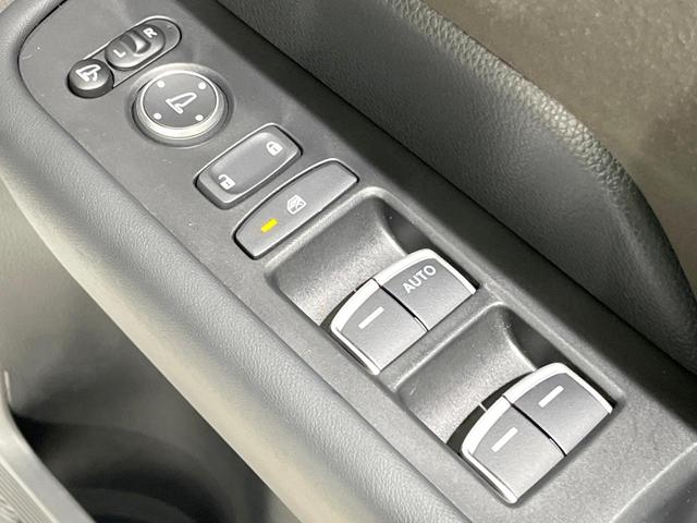 ステップワゴン ｅ：ＨＥＶスパーダ　プレミアムライン　現行型　純正１１．４型ナビ　フリップダウンモニター　全周囲カメラ　両側電動スライドドア　電動リアゲート　誤発進抑制機能　車線維持支援　ブラインドスポットモニター　ＬＥＤヘッド　オートマチックハイビーム（62枚目）