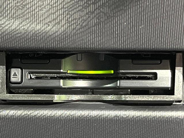 アクア Ｓ　ＳＤナビ　バックカメラ　禁煙車　ドラレコ　プッシュスタート　オートエアコン　オートライト　１４インチＡＷ　電動格納ミラー　ウィンカーミラー　プライバシーガラス（5枚目）