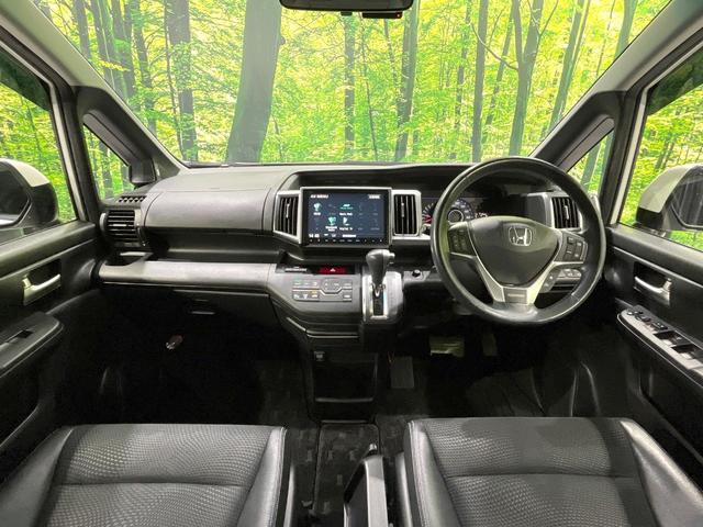 ステップワゴンスパーダ Ｚ　クールスピリット　純正９型ナビ　バックカメラ　後席モニター　両側電動スライドドア　クルーズコントロール　禁煙車　Ｂｌｕｅｔｏｏｔｈ　ドラレコ　ＥＴＣ　ＨＩＤヘッドライト　アイドリングストップ　スマートキー（2枚目）