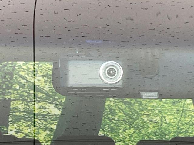 ステップワゴンスパーダ Ｚ　クールスピリット　純正９型ナビ　バックカメラ　後席モニター　両側電動スライドドア　クルーズコントロール　禁煙車　Ｂｌｕｅｔｏｏｔｈ　ドラレコ　ＥＴＣ　ＨＩＤヘッドライト　アイドリングストップ　スマートキー（7枚目）