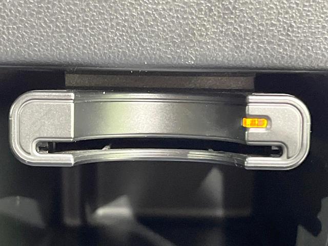 ムーヴキャンバス Ｘメイクアップリミテッド　ＳＡＩＩＩ　全周囲モニター　ＳＤナビ　両側電動スライドドア　ＥＴＣ　Ｂｌｕｅｔｏｏｔｈ　禁煙車　誤発進抑制機能　衝突回避支援ブレーキ　車線逸脱警報　オートハイビーム　ステアリングスイッチ　スマートキー（7枚目）