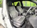 カローラクロス ハイブリッド　Ｚ　禁煙車　衝突軽減装置　レーダークルーズコントロール　バックカメラ　ＥＴＣ　Ｂｌｕｅｔｏｏｔｈ　シートヒーター　パワーバックドア　　ハーフレザーシート　ＬＥＤヘッド　ＬＥＤフォグ（8枚目）