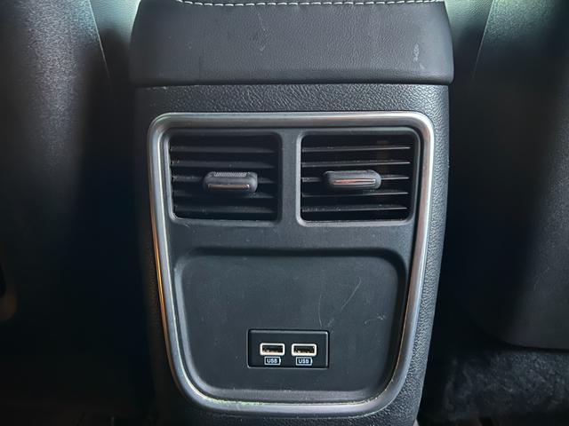 �y���A�Z���^�[�X�C�b�`�z���A�V�[�g�ɂ��t�r�a�t���ƂȂ��Ă��܂����F�l�����K�ɂ��߂������������܂���