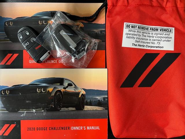 ダッジ・チャレンジャー ＧＴプラス　後期型　サンルーフ　ＡｐｐｌｅＣａｒＰｌａｙ　ブラックトップＰＫＧ　ＧＴブラックコンビレザーシート　ＤＯＤＧＥパフォーマンスコントロール　パドルシフト　ＤＯＤＧＥ２０ｉｎｃｈＡＷ　バックカメラ　ＥＴＣ（68枚目）