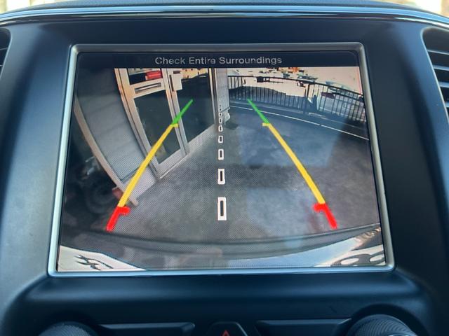 ジープ・グランドチェロキー ＳＲＴ　左Ｈ　新車並行　パノラマサンルーフ　カーボンインテリア　Ｂｒｅｎｂｏブレーキ　ＲＯＨＡＮＡ２２ｉｎｃｈ　パドルシフト　ローンチコントロール　ＢＬＵＥＴＯＯＴＨ　バック＆サイド＆アンダーカメラ　ＥＴＣ（48枚目）