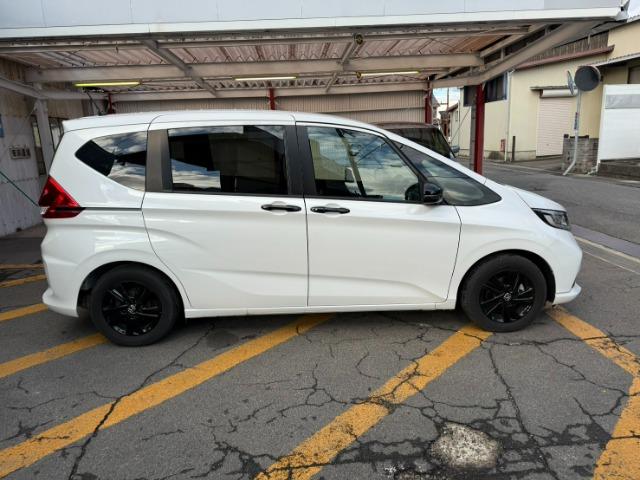 フリード+ Gブラックスタイル メモリーナビ ETC ドライブレコーダー(7枚目)