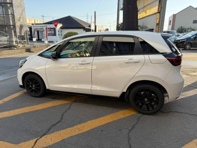 フィット ｅ：ＨＥＶホーム　ブラックスタイル　ホンダセンシング　ＥＴＣ（9枚目）