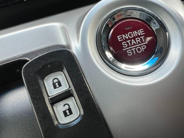 Ｎ－ＷＧＮカスタム Ｇ・Ａパッケージ　黒半革／ナビＴＶ／バックカメラ／ＨＩＤ／ＥＴＣ／衝突軽減ブレーキ／クルーズコントロール／スマートキー／ＤＶＤ再生／オートマチックハイビーム（6枚目）