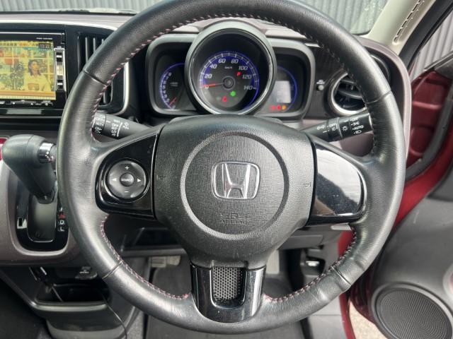 Ｎ－ＯＮＥ プレミアム・Ｌパッケージ　／禁煙／ナビＴＶ／バックカメラ／ＨＩＤ／ドライブレコーダー／ＥＴＣ／スマートキー／ＤＶＤ再生／イモビライザー／オートエアコン（13枚目）