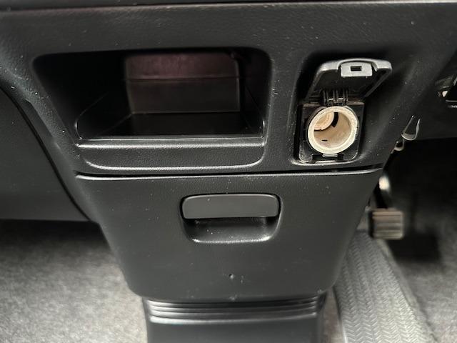 Ｎ－ＢＯＸカスタム Ｇ・Ｌパッケージ　／電動スライド／禁煙／ナビＴＶ／バックカメラ／ＨＩＤ／ＥＴＣ／スマートキー／ＤＶＤ再生／イモビライザー／オートライト／オートエアコン（13枚目）