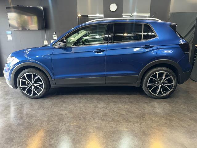 T-クロス TSI 1stプラス 車検整備付 1オナ 走行11800km comtec前後ドラレコ デジタルメータークラスター LEDヘッドライト アンビエントライト レーンキープアシスト パークソナー シティエマージェンシーブレーキ(7枚目)