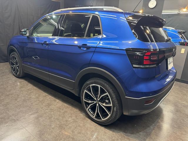 T-クロス TSI 1stプラス 車検整備付 1オナ 走行11800km comtec前後ドラレコ デジタルメータークラスター LEDヘッドライト アンビエントライト レーンキープアシスト パークソナー シティエマージェンシーブレーキ(8枚目)