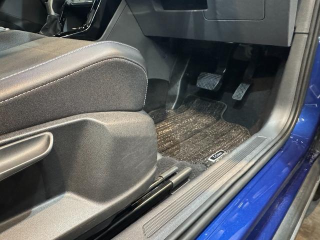 T-クロス TSI 1stプラス 車検整備付 1オナ 走行11800km comtec前後ドラレコ デジタルメータークラスター LEDヘッドライト アンビエントライト レーンキープアシスト パークソナー シティエマージェンシーブレーキ(46枚目)