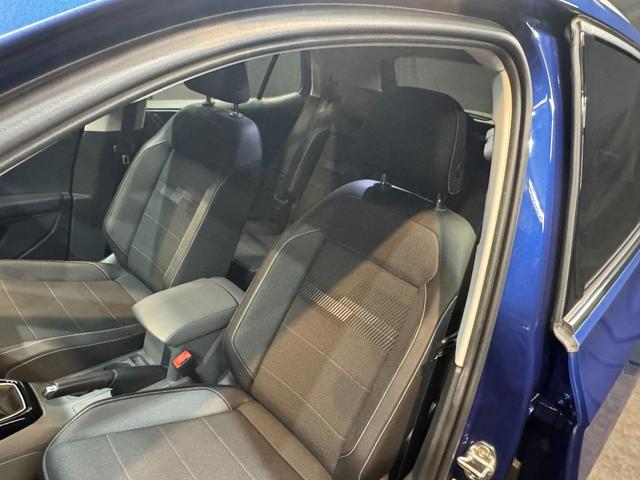 T-クロス TSI 1stプラス 車検整備付 1オナ 走行11800km comtec前後ドラレコ デジタルメータークラスター LEDヘッドライト アンビエントライト レーンキープアシスト パークソナー シティエマージェンシーブレーキ(51枚目)