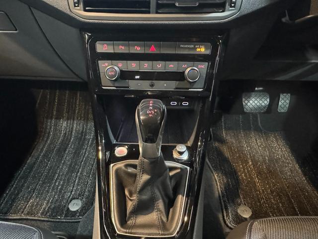 T-クロス TSI 1stプラス 車検整備付 1オナ 走行11800km comtec前後ドラレコ デジタルメータークラスター LEDヘッドライト アンビエントライト レーンキープアシスト パークソナー シティエマージェンシーブレーキ(63枚目)