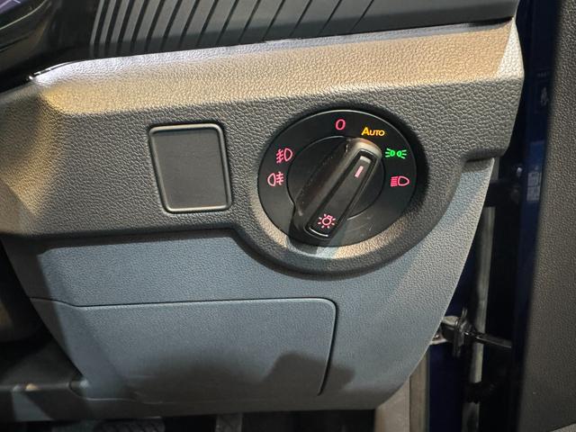 T-クロス TSI 1stプラス 車検整備付 1オナ 走行11800km comtec前後ドラレコ デジタルメータークラスター LEDヘッドライト アンビエントライト レーンキープアシスト パークソナー シティエマージェンシーブレーキ(65枚目)