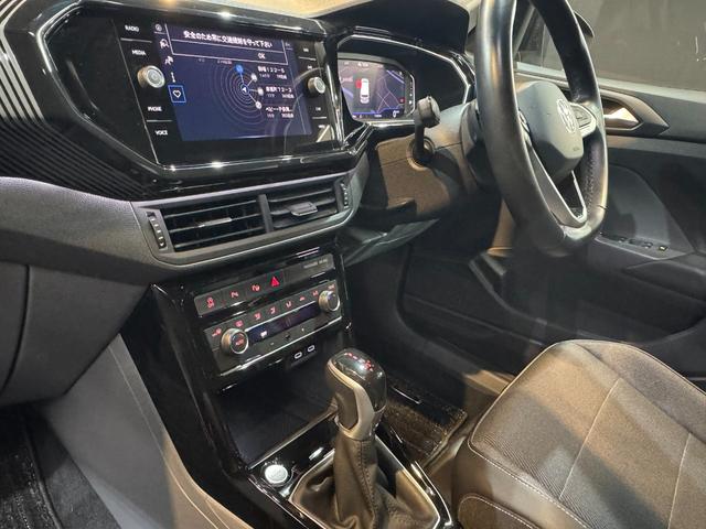 T-クロス TSI 1stプラス 車検整備付 1オナ 走行11800km comtec前後ドラレコ デジタルメータークラスター LEDヘッドライト アンビエントライト レーンキープアシスト パークソナー シティエマージェンシーブレーキ(67枚目)