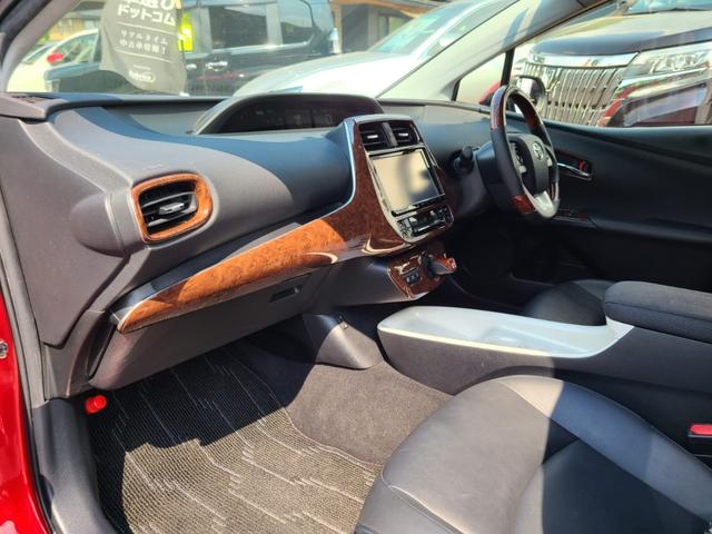 プリウス Ｓツーリングセレクション　モデリスタエアロパーツ、純正ナビ９インチ、ブラックレザーシートヒーター、ＷＯＲＫ２０インチアルミ、コンピハンドル、ビルトインＥＴＣ（15枚目）