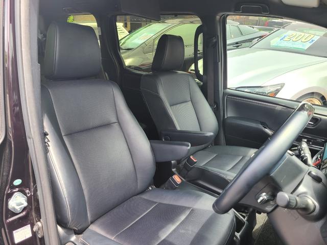 エスクァイア Ｇｉ　ナビ、フリップダウンモニター、エンジンスターター、両側パワードア、シートヒーター、Ｂカメラスマートキー２（3枚目）